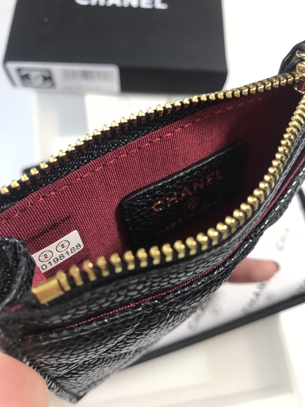 コピーシャネル激安財布着用イメージ